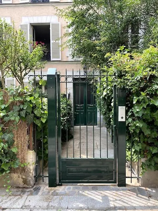 Apartman Tour Eiffel - Appartement Avec Jardin Párizs